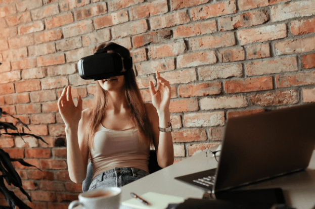 Development of Escape Room Game Using VR Technology