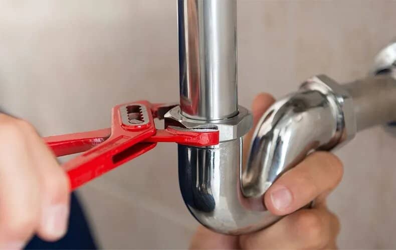 What are the Ultimate Benefits of Choosing Professional Plumbers?